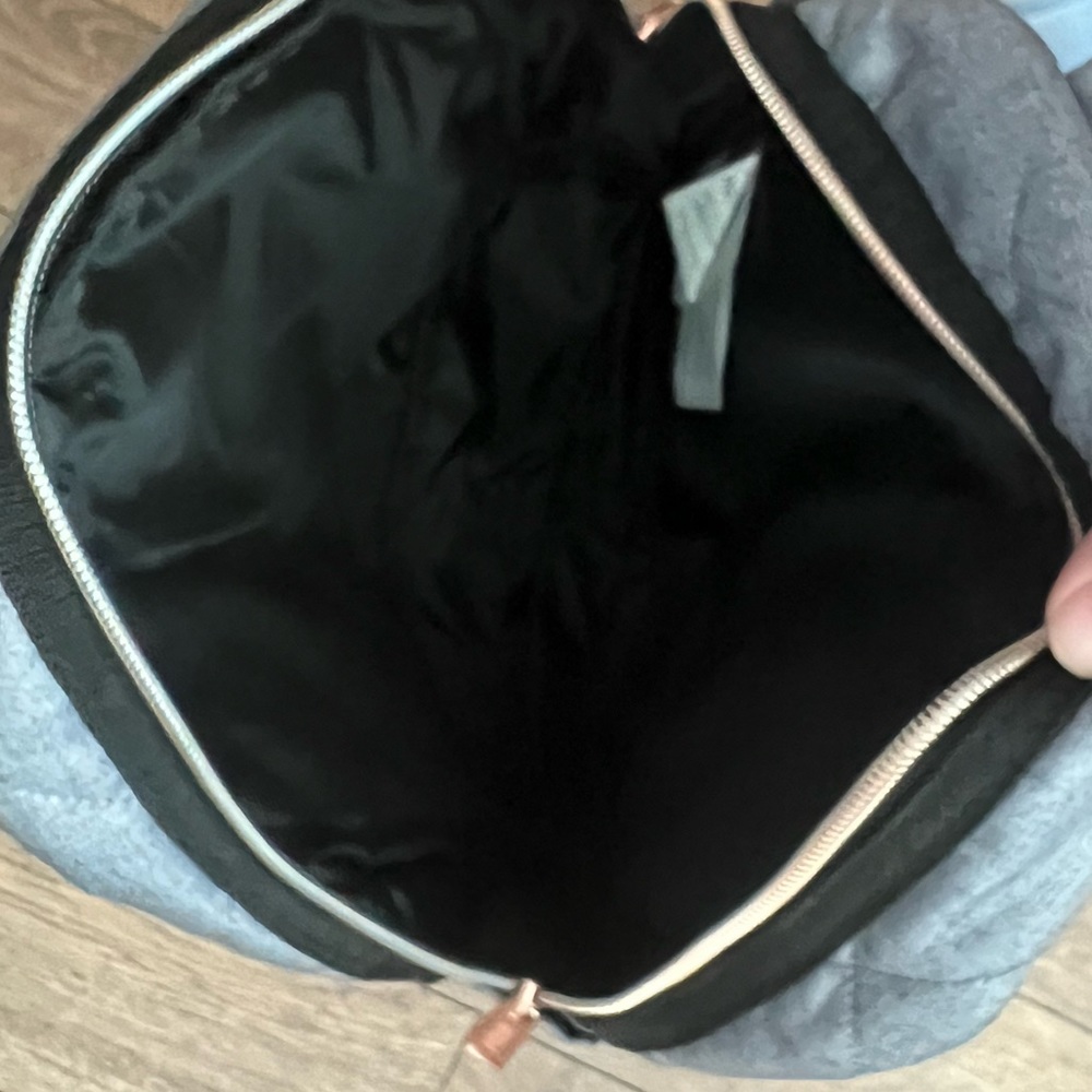 Puma Backback. Small/Medium size - Picture 3 of 3